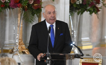 Sulyok Tamás Kapu Tiborral együtt köszönti az újévet a közmédia csatornáin