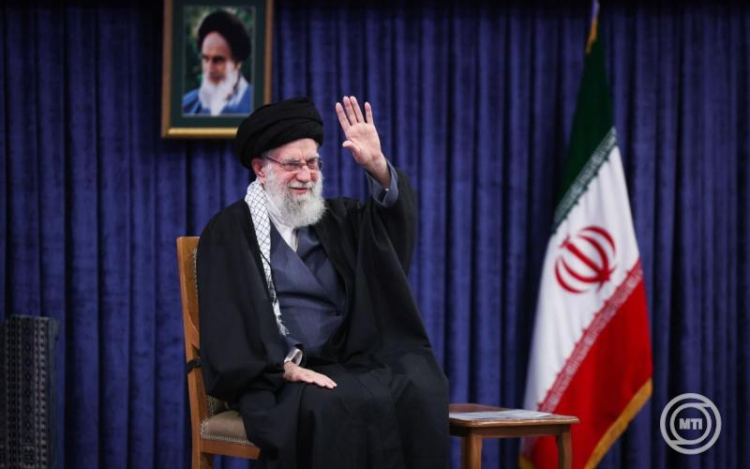 Iráni konfliktus - Meghalt Irán legfőbb vezetője