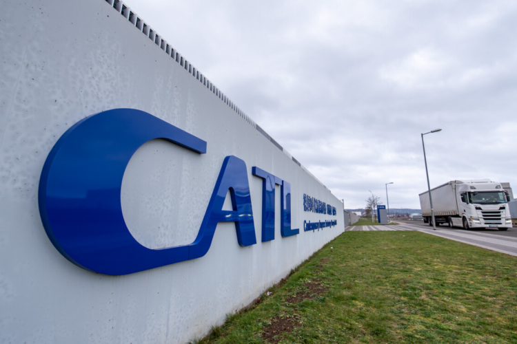 A jövő év március-áprilisában kezdik a sorozatgyártást a CATL debreceni akkumulátorgyárában