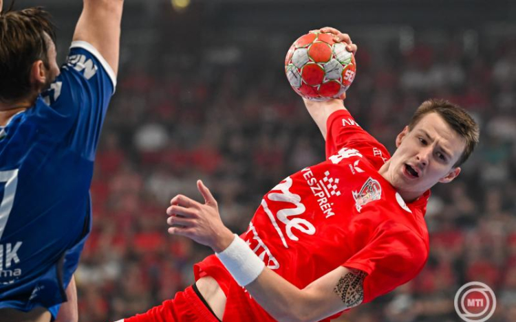 Férfi kézilabda NB I - A hazai pálya átkát megtörve bajnok a Veszprém